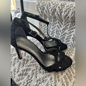 ANTONIO MELANI Black Crystal T-Strap Open-Toe Heels women’s size 7.5